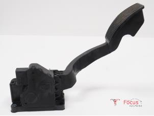Używane Czujnik polozenia pedalu gazu Opel Corsa D 1.3 CDTi 16V ecoFLEX Cena € 20,00 Procedura marży oferowane przez Focus Automotive