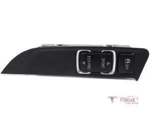 Używane Przelacznik ESP BMW 1 serie (F21) 116d 2.0 16V Cena € 40,00 Procedura marży oferowane przez Focus Automotive