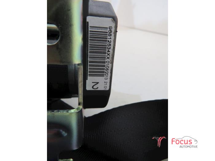 Rear seatbelt, left from a Peugeot 308 (4A/C) 1.6 HDi 2013