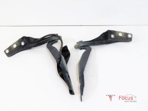 Used Bonnet Hinge Peugeot 308 (4A/C) 1.6 HDi Price € 25,00 Margin scheme offered by Focus Automotive