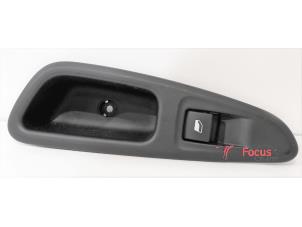 Usados Interruptor de ventanilla eléctrica Peugeot 308 (4A/C) 1.6 HDi Precio € 10,00 Norma de margen ofrecido por Focus Automotive