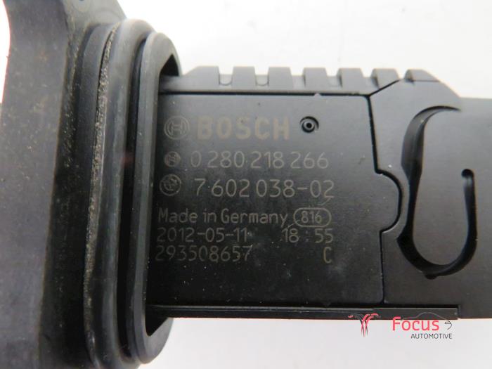 Airflow meter from a BMW 1 serie (F20) 116i 1.6 16V 2012