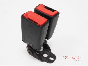 Usagé Insertion ceinture de sécurité arrière centre Ford Focus 2 1.6 TDCi 16V 90 Prix € 20,00 Règlement à la marge proposé par Focus Automotive