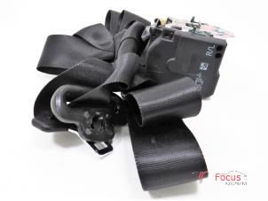 Używane Pas bezpieczenstwa prawy przód Ford Focus 2 1.6 TDCi 16V 90 Cena € 30,00 Procedura marży oferowane przez Focus Automotive