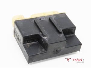 Used Glow plug relay Peugeot 3008 I (0U/HU) 1.6 HDiF 16V Price € 20,00 Margin scheme offered by Focus Automotive
