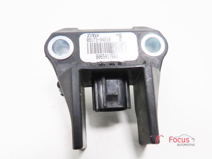 Begagnade Fotgängarkrocksensor Toyota Yaris II (P9) 1.0 12V VVT-i Pris € 15,00 Marginaltabell erbjuds av Focus Automotive