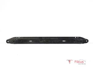 Used Radiator bar Peugeot 5008 I (0A/0E) 1.6 HDiF 16V Price € 30,00 Margin scheme offered by Focus Automotive
