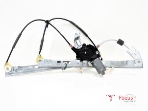 Usagé Lève vitre électrique avant droit Peugeot 206+ (2L/M) 1.1 XR,XS Prix € 25,00 Règlement à la marge proposé par Focus Automotive
