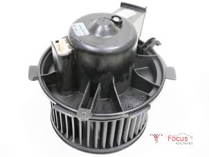 Usados Motor de ventilador de calefactor Peugeot 206+ (2L/M) 1.1 XR,XS Precio € 14,95 Norma de margen ofrecido por Focus Automotive