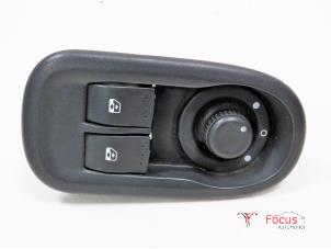 Used Multi-functional window switch Renault Kangoo Express (FW) 1.5 dCi 85 Price € 15,00 Margin scheme offered by Focus Automotive