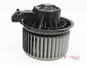 Usagé Moteur de ventilation chauffage Hyundai i20 1.2i 16V Prix € 10,00 Règlement à la marge proposé par Focus Automotive