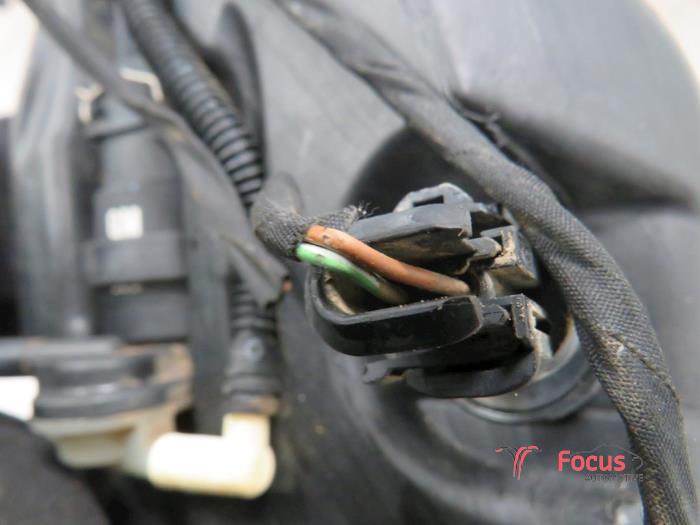 Front windscreen washer reservoir Opel Astra H 1.3 CDTI 16V Ecotec