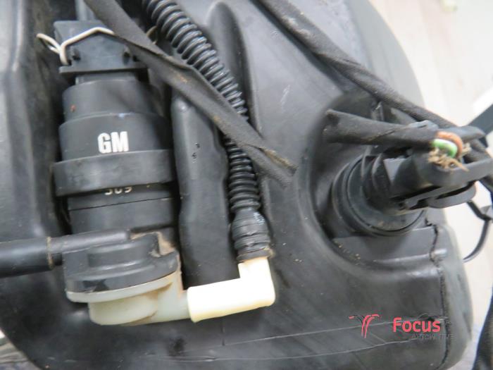 Front windscreen washer reservoir Opel Astra H 1.3 CDTI 16V Ecotec