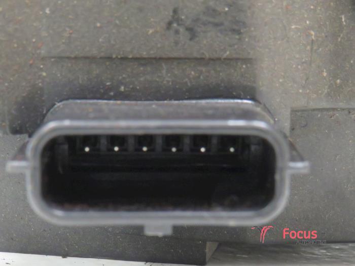 Czujnik polozenia pedalu gazu z Nissan Juke (F15) 1.2 DIG-T 16V 2016