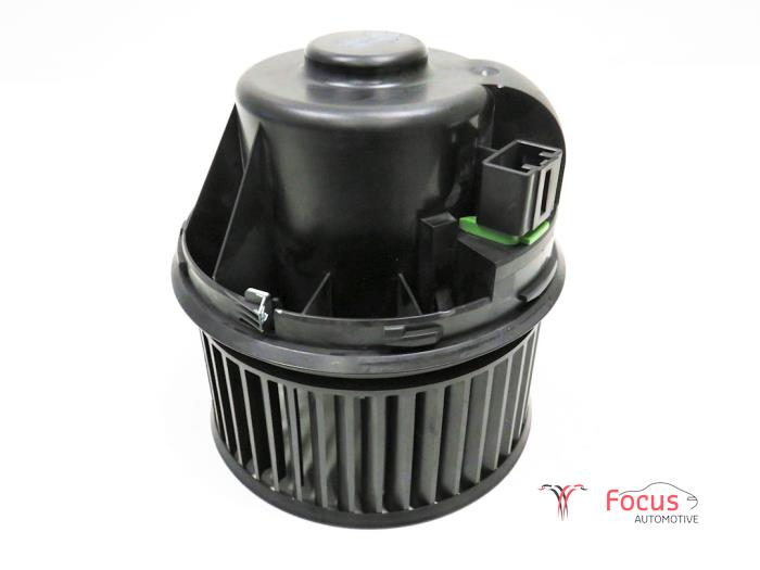 Heating and ventilation fan motor from a Ford Mondeo IV Wagon 1.8 TDCi 125 16V 2010