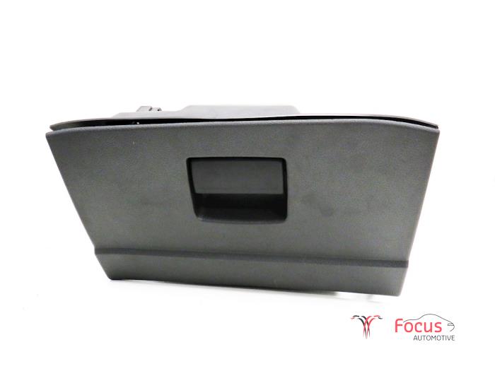 Gebrauchte Handschuhfach Ford Mondeo IV Wagon 1.8 TDCi 125 16V Preis € 40,00 Margenregelung angeboten von Focus Automotive