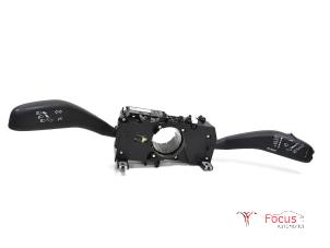 Używane Przelacznik Combi kolumny kierownicy Skoda Fabia II (5J) 1.2 TDI 12V Greenline Cena € 35,00 Procedura marży oferowane przez Focus Automotive