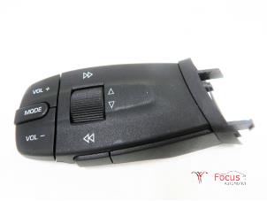 Used Steering wheel mounted radio control Seat Ibiza IV (6J5) 1.6 TDI 90 Price € 7,50 Margin scheme offered by Focus Automotive