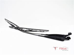 Used Front wiper arm Ford Ka II 1.2 Price € 8,95 Margin scheme offered by Focus Automotive