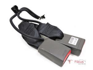 Usagé Insertion ceinture de sécurité arrière gauche Kia Picanto (TA) 1.0 12V Prix € 20,00 Règlement à la marge proposé par Focus Automotive