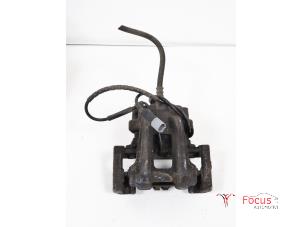 Used Rear brake calliper, right BMW 3 serie Touring (F31) 320d 2.0 16V Efficient Dynamics Edition Price € 40,00 Margin scheme offered by Focus Automotive