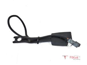 Begagnade Främre bältesspänne, vänster Hyundai i10 (F5) 1.1i 12V Pris € 12,50 Marginaltabell erbjuds av Focus Automotive