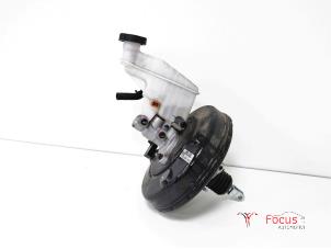 Usagé Assistant de freinage Kia Cee'd (JDB5) 1.4i 16V Prix € 125,00 Règlement à la marge proposé par Focus Automotive