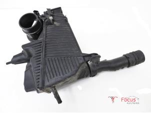 Używane Obudowa filtra powietrza Renault Kangoo/Grand Kangoo (KW) 1.5 dCi 90 FAP Cena € 20,00 Procedura marży oferowane przez Focus Automotive