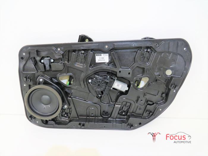 Window mechanism 4-door, front right from a Volvo V40 Cross Country (MZ) 1.6 D2 2014