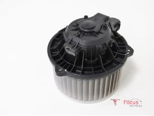 Usados Motor de ventilador de calefactor Kia Cee'd (JDB5) 1.4i 16V Precio € 50,00 Norma de margen ofrecido por Focus Automotive