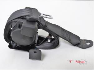 Used Rear seatbelt, left Kia Cee'd (JDB5) 1.4i 16V Price € 55,00 Margin scheme offered by Focus Automotive