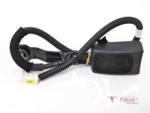 Used Front seatbelt buckle, right Kia Cee'd (JDB5) 1.4i 16V Price € 25,00 Margin scheme offered by Focus Automotive