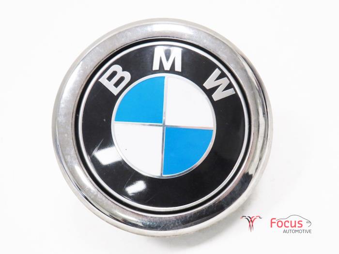 Poignée hayon d'un BMW 1 serie (F20) 116d 2.0 16V 2012