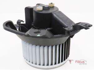 Usados Motor de ventilador de calefactor Fiat Punto III (199) 1.3 JTD Multijet Start&Stop 16V Precio € 30,00 Norma de margen ofrecido por Focus Automotive