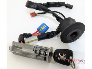 Used Ignition lock + key Peugeot 206+ (2L/M) 1.1 XR,XS Price € 30,00 Margin scheme offered by Focus Automotive