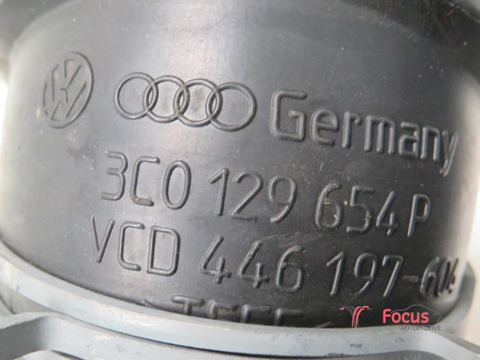 Turbo Rohr van een Volkswagen Eos (1F7/F8) 2.0 TDI DPF 2007