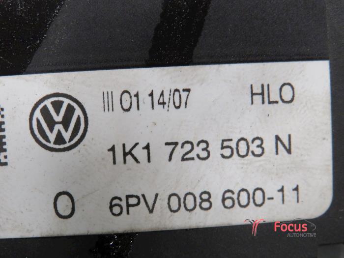 Sensor de posición de acelerador de un Volkswagen Eos (1F7/F8) 2.0 TDI DPF 2007