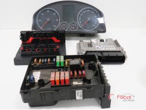 Used Ignition lock + computer Volkswagen Eos (1F7/F8) 2.0 TDI DPF Price € 200,00 Margin scheme offered by Focus Automotive