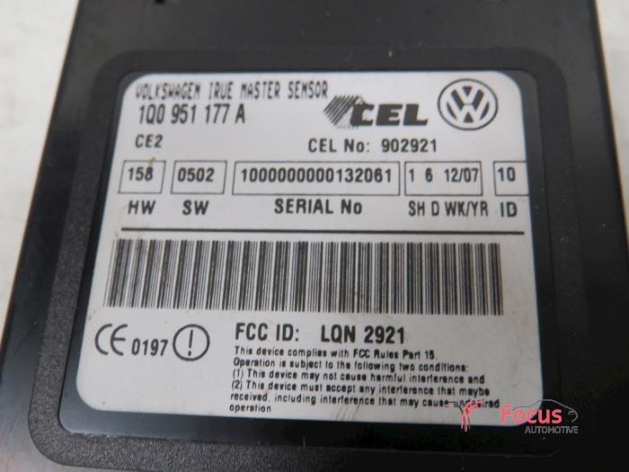 Alarm sensor van een Volkswagen Eos (1F7/F8) 2.0 TDI DPF 2007