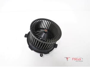 Usados Motor de ventilador de calefactor Peugeot 206+ (2L/M) 1.4 XS Precio € 14,95 Norma de margen ofrecido por Focus Automotive