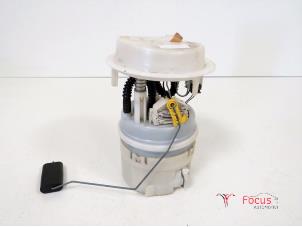 Used Electric fuel pump Peugeot 206+ (2L/M) 1.4 XS Price € 35,00 Margin scheme offered by Focus Automotive