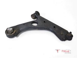 Usagé Bras de suspension avant droit Peugeot Bipper (AA) 1.3 HDI Prix € 17,50 Règlement à la marge proposé par Focus Automotive
