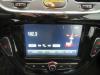 Reproductor de CD y radio de un Opel Corsa E 1.2 16V 2017