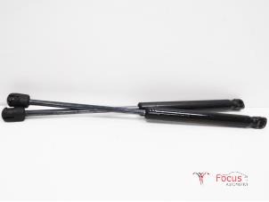 Used Set of tailgate gas struts Kia Picanto (TA) 1.2 16V Price € 25,00 Margin scheme offered by Focus Automotive