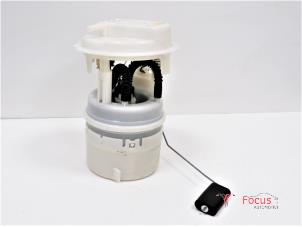 Used Electric fuel pump Peugeot 206+ (2L/M) 1.1 XR,XS Price € 35,00 Margin scheme offered by Focus Automotive
