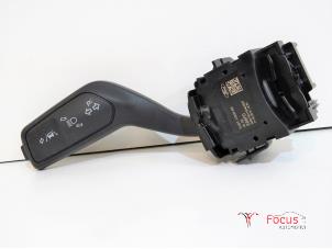Usados Interruptor de indicador de dirección Ford Fiesta 7 1.0 EcoBoost 12V 100 Precio € 18,95 Norma de margen ofrecido por Focus Automotive