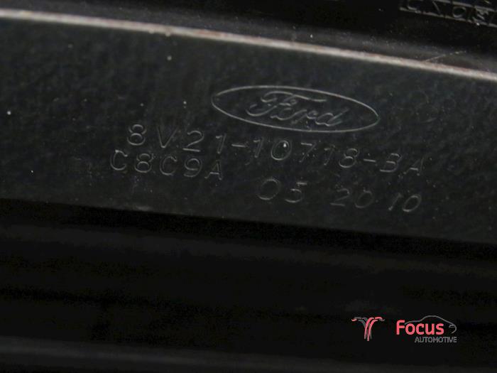 Caja de batería de un Ford Fiesta 6 (JA8) 1.6 TDCi 16V 95 2010