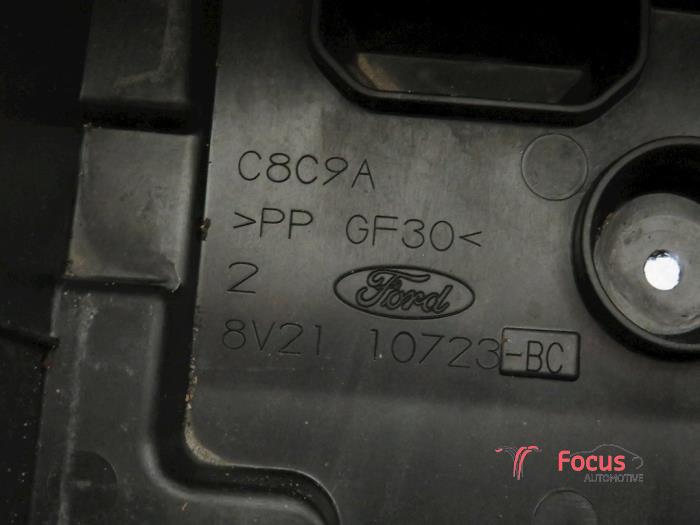 Boîtier de batterie d'un Ford Fiesta 6 (JA8) 1.6 TDCi 16V 95 2010