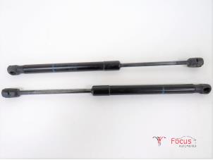Gebrauchte Set Gasdämpfer Heckklappe Skoda Citigo 1.0 12V Preis € 9,95 Margenregelung angeboten von Focus Automotive