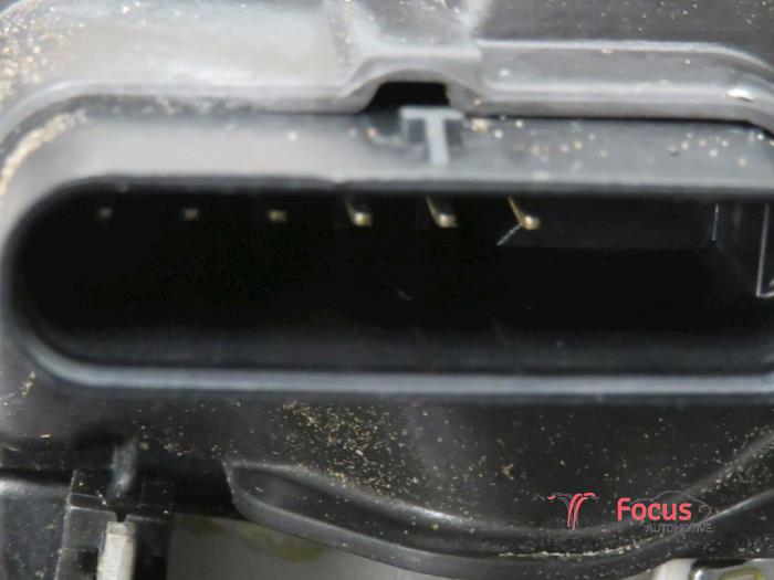 Front door lock mechanism 4-door, right Volvo V40 1.6 D2 - 31301422